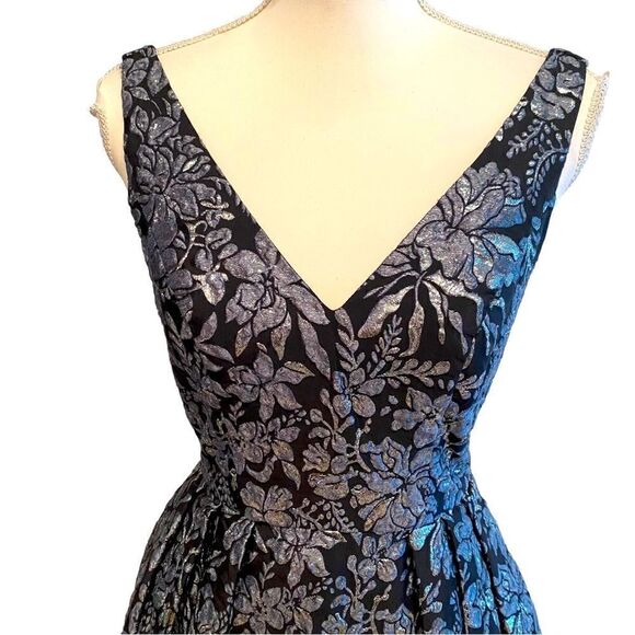 Theia Silver Jacquard Gown Size 0 - Picture 4 of 5